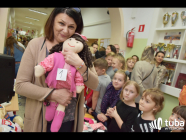 Szmaciane laleczki w szczytnym celu. SP nr 1 w akcji UNICEF "Wszystkie Kolory Świata"