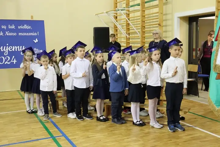 Wyjątkowa uroczystość w SP w Długosiodle