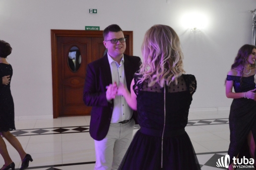 „Bal na sto par”. Studniówka Zespołu Szkół nr 1 w Wyszkowie (VIDEO)