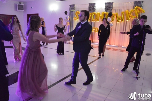 „Bal na sto par”. Studniówka Zespołu Szkół nr 1 w Wyszkowie (VIDEO)