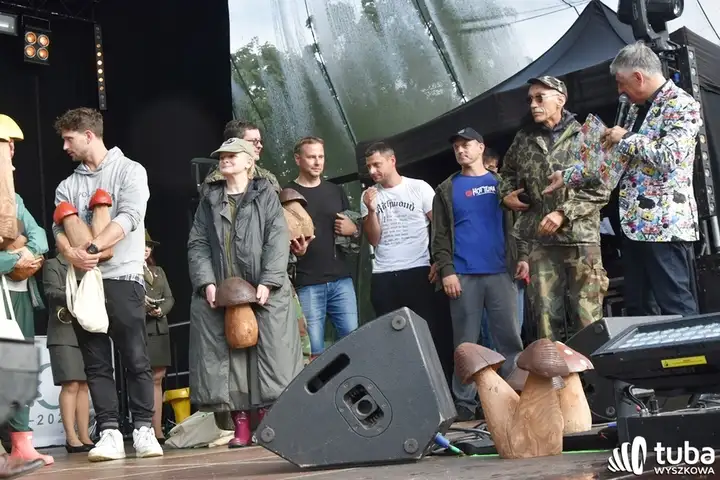 "Największe przedsięwzięcie ekologiczno - edukacyjne". XXI Grzybobranie w Długosiodle