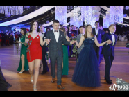 Baśniowy bal studniówkowy maturzystów Zespołu Szkół nr 3 w Wyszkowie (video)
