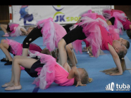 Gimnastyczno-akrobatyczne show z JK Sport