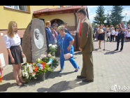 Dumni ze swego patrona. Szkoła Podstawowa w Leszczydole-Nowinach od 20 lat z Janem Pawłem II