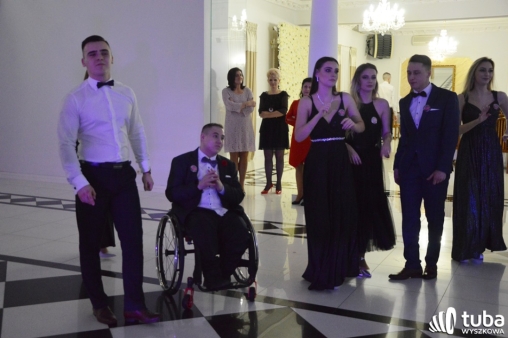 „Bal na sto par”. Studniówka Zespołu Szkół nr 1 w Wyszkowie (VIDEO)