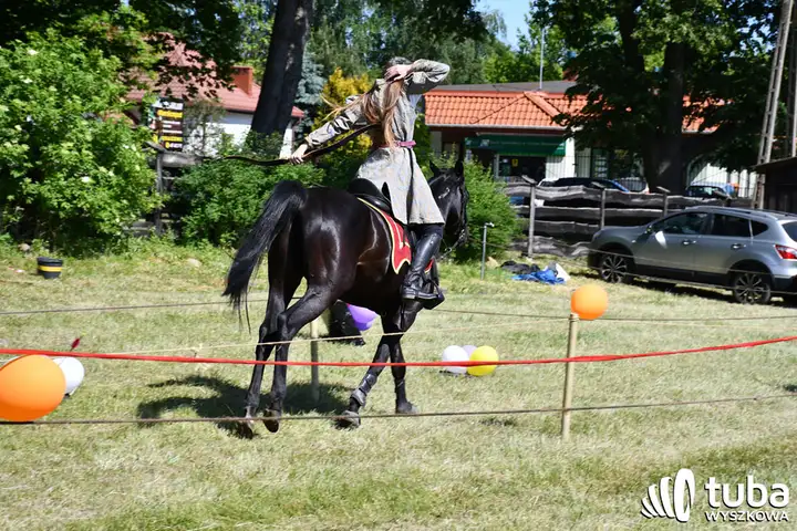 Wspaniała zabawa z historią w tle (VIDEO)