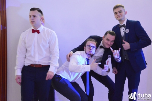 „Bal na sto par”. Studniówka Zespołu Szkół nr 1 w Wyszkowie (VIDEO)