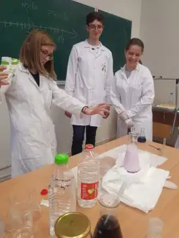 Mali studenci to już absolwenci