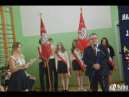 Dumni ze swego patrona. Szkoła Podstawowa w Leszczydole-Nowinach od 20 lat z Janem Pawłem II
