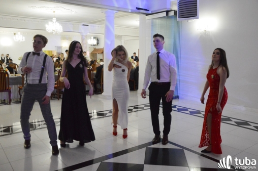 „Bal na sto par”. Studniówka Zespołu Szkół nr 1 w Wyszkowie (VIDEO)