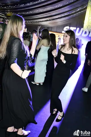 "Ten wieczór jest dla was". Studniówka 2025 I LO w Wyszkowie (VIDEO)
