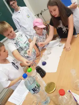 Mali studenci to już absolwenci