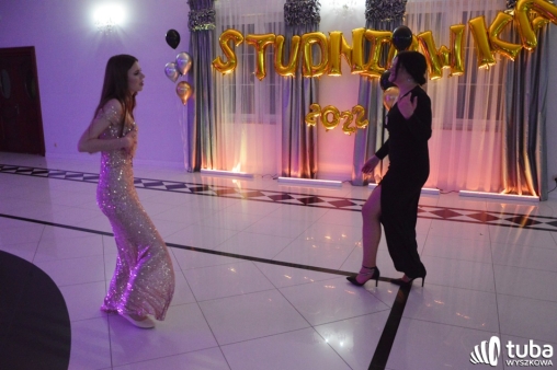 „Bal na sto par”. Studniówka Zespołu Szkół nr 1 w Wyszkowie (VIDEO)