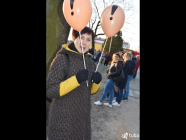 "Bądźcie z nami, z nauczycielami!". Marsz poparcia nauczycieli w Wyszkowie (video)