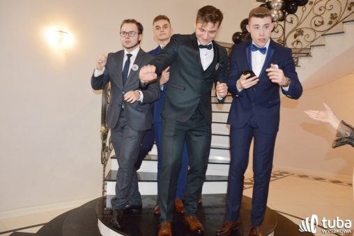 „Bal na sto par”. Studniówka Zespołu Szkół nr 1 w Wyszkowie (VIDEO)