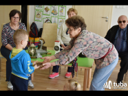 "Dawniej i dziś". Seniorzy z wizytą u przedszkolaków