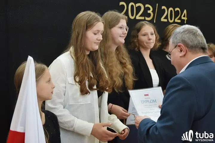 "Na skrzydłach świadectw". Gmina Wyszków oficjalnie zakończyła rok szkolny 2023/ 2024
