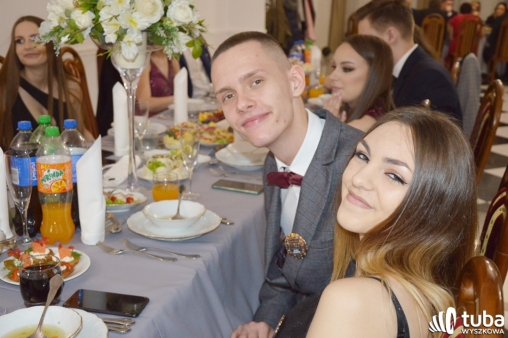 „Bal na sto par”. Studniówka Zespołu Szkół nr 1 w Wyszkowie (VIDEO)
