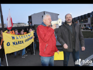 "Bądźcie z nami, z nauczycielami!". Marsz poparcia nauczycieli w Wyszkowie (video)