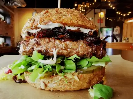 Dlaczego warto pracować w restauracji? Nabór na Grill Mastera w Grill Way Bar Wyszków