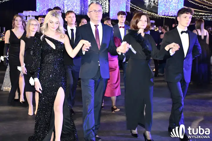 "Ten wieczór jest dla was". Studniówka 2025 I LO w Wyszkowie (VIDEO)